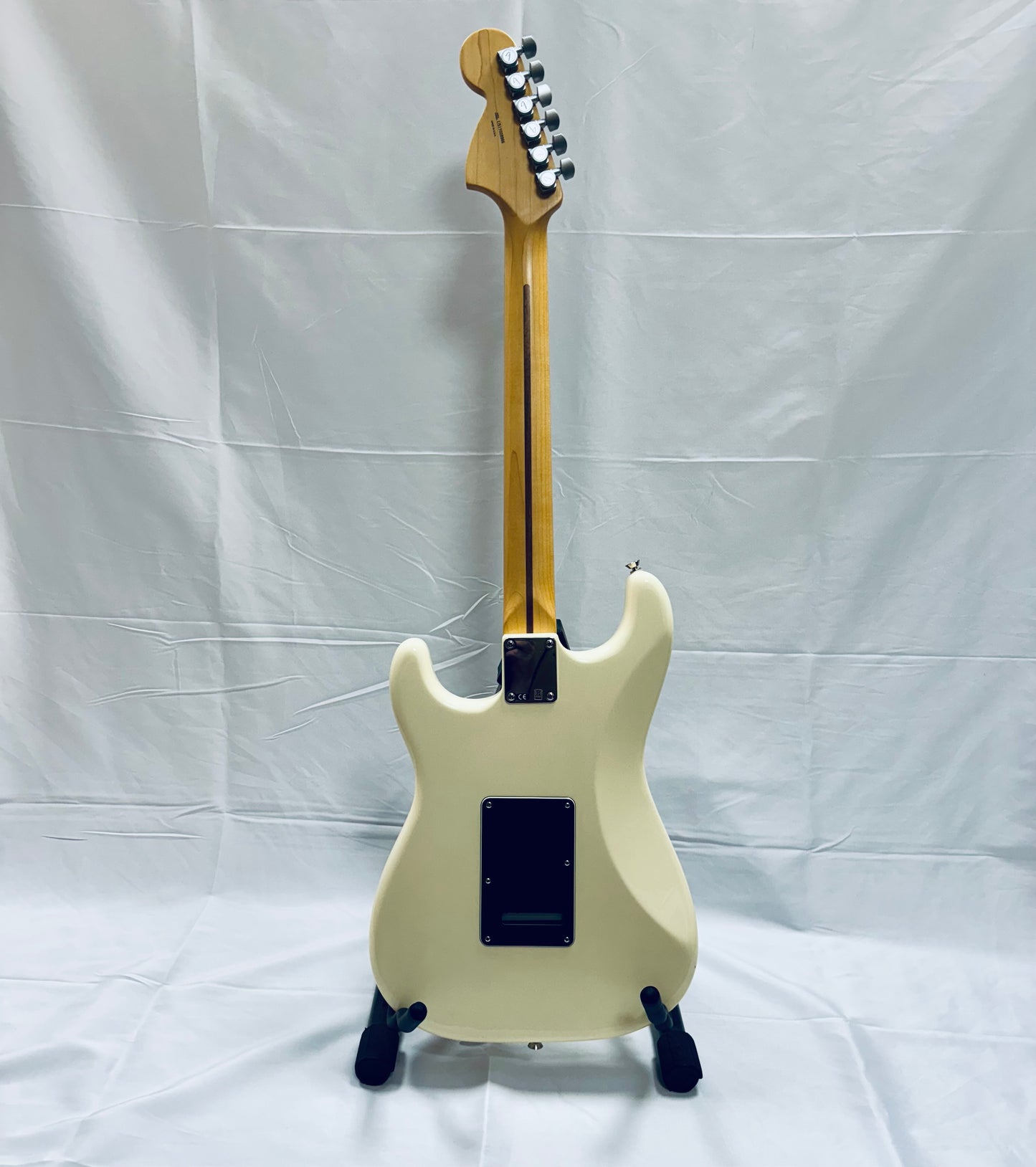 Pre-Owned Fender American Stratocaster Permofrmer HSS Vintage White - USA